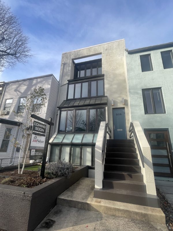 908 Independence Ave SE!